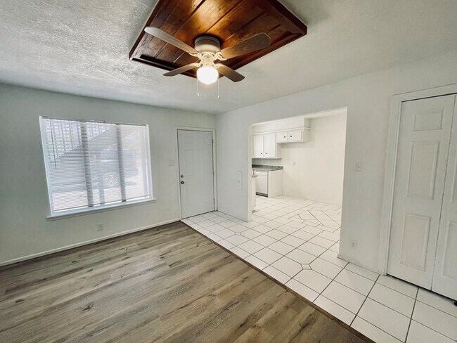 Photo - 1203 Redwood St