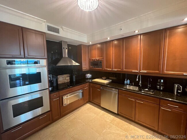 Photo - 20201 E Country Club Dr Unit 1009
