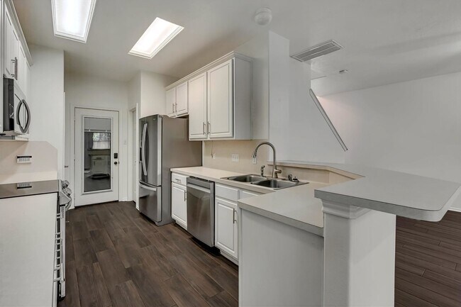 Photo - 209 Summerhaze Cir