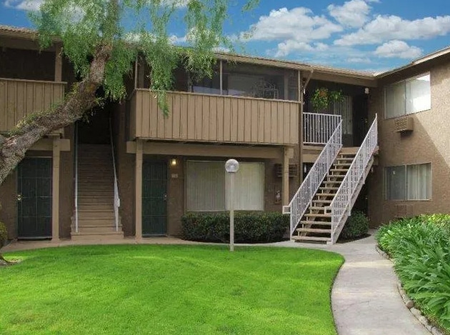 Photo - 644 S Knott Ave Apartment