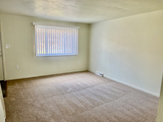 Photo - 80 Lamont Dr Unit 80