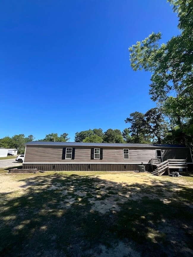 Photo - NEW LISTING!!