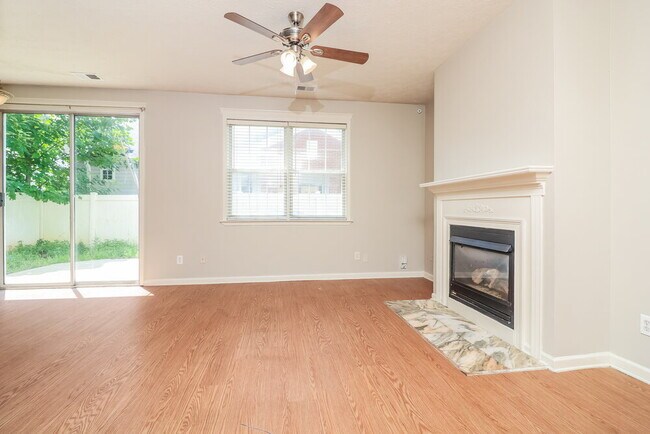 Photo - 186 Windcroft Ct NW