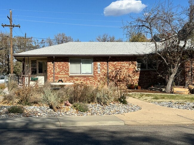 Building Photo - Charming 2 bedroom / 1 bath duplex in the heart of Lafayette Unit B