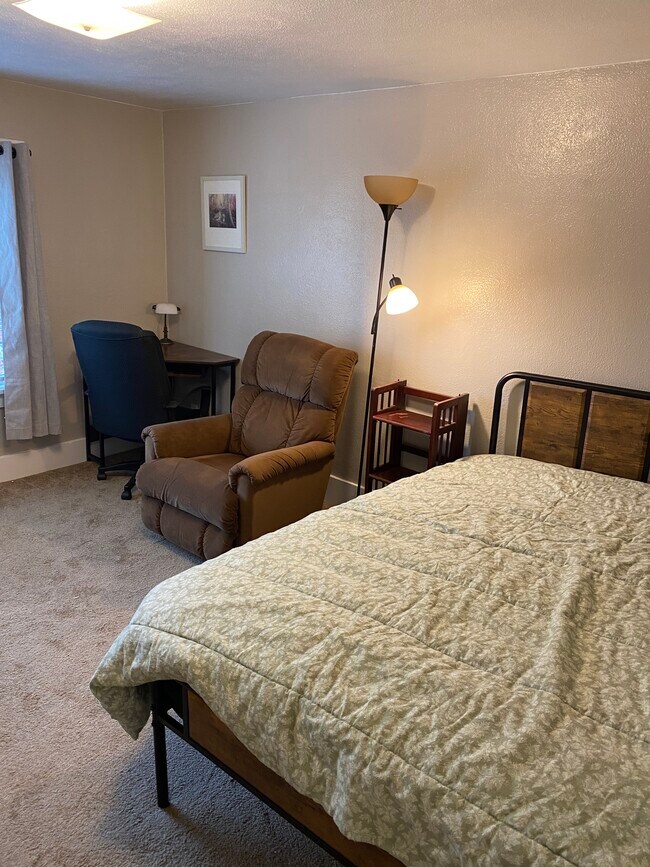 Bedroom - 419 NW 16th St Unidad Apartment