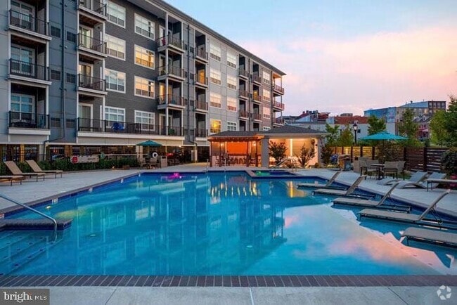 Building Photo - 1 Bridge St Unit 1B-1-1308 Rental