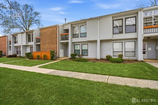 Building Photo - 7 Dennison Dr Unit D