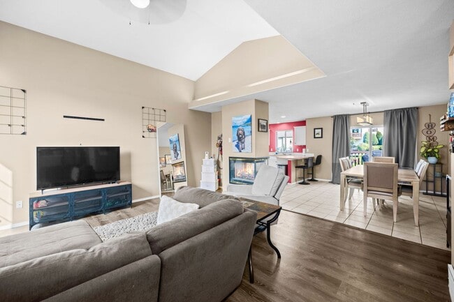 Building Photo - Spacious Latah Valley Home - Gated Community