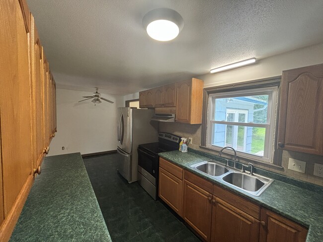 Photo - 39 Huntington Rd