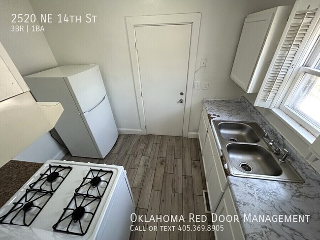 Photo - 2520 NE 14th St
