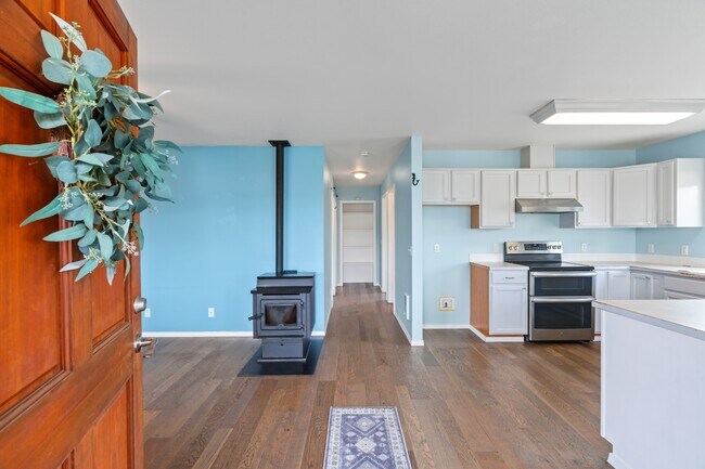 Photo - 221 W Seattle Ave