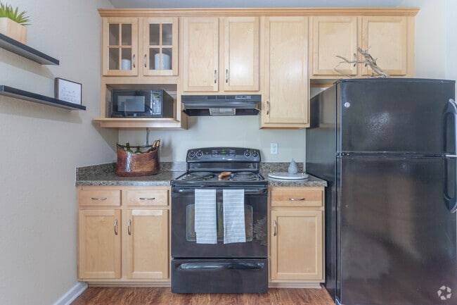 2BR,2BA,- 1321SF, The Dakota