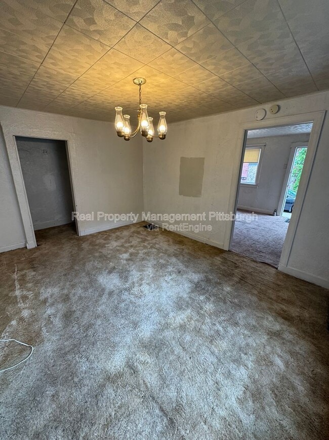 Photo - 2812 Edwards Wy