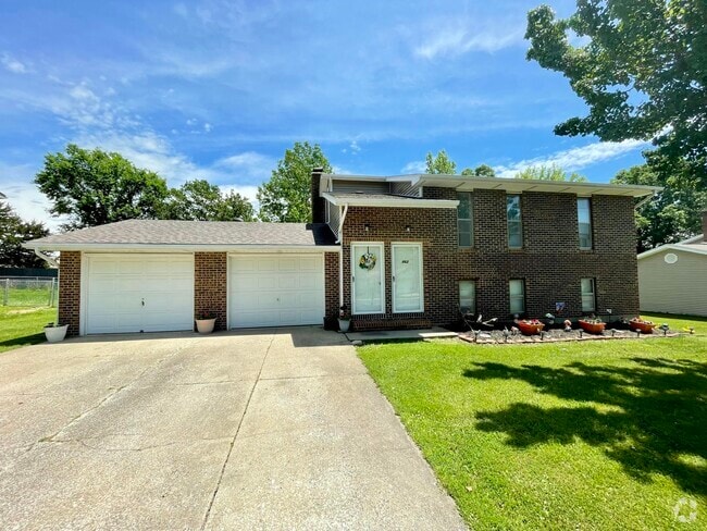 Building Photo - 462 N Shiloh Ave Rental