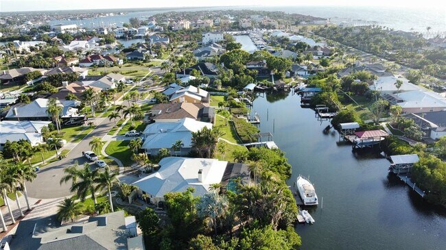 6612 Black Fin Way