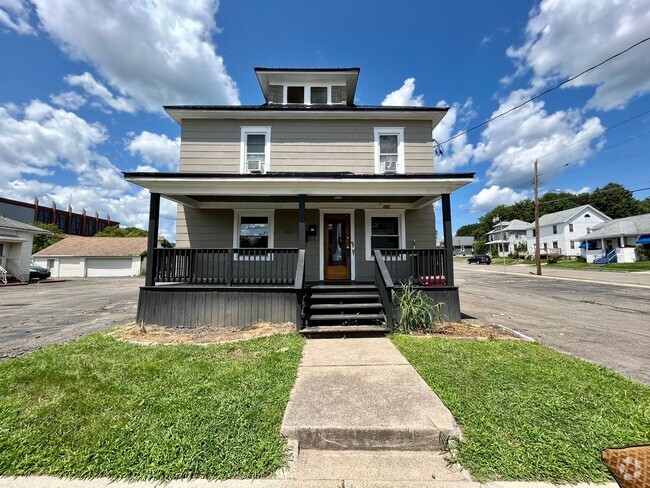 Building Photo - 1611 Witherill St Unit First floor Rental