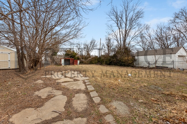 Photo - 1316 Dellrose