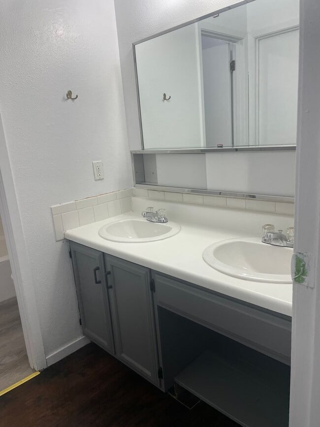 Photo - Large 4 bedroom