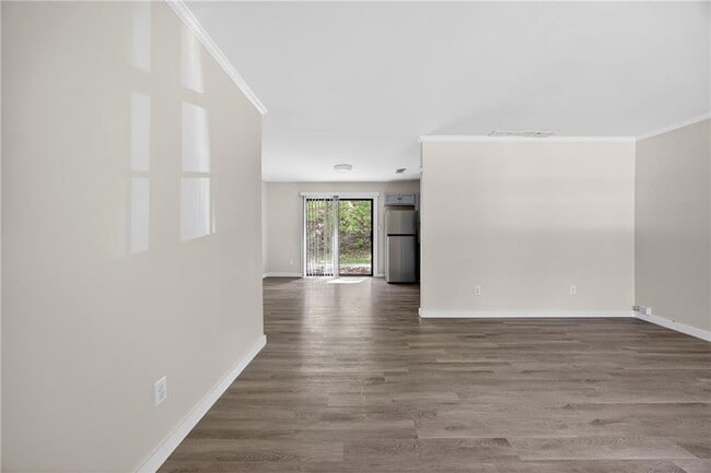 Photo - 6000 Mallory Rd