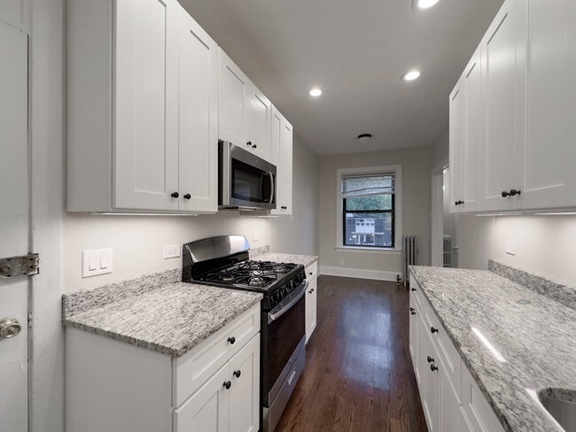 Photo - 1362 E 52nd St Unidad NA-9