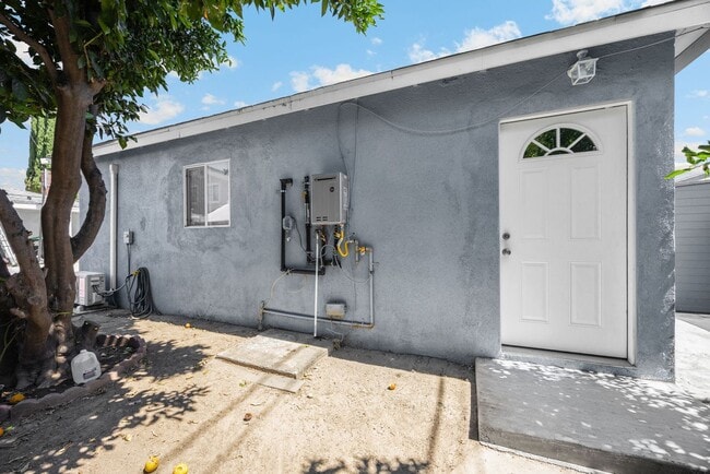 Photo - 14016 Anola St