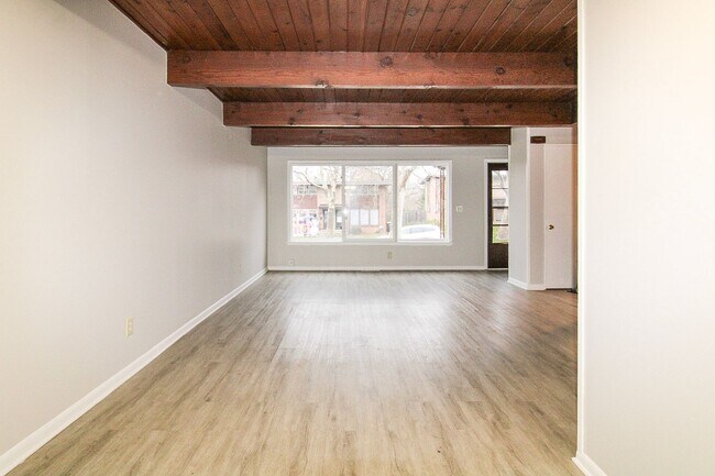 Photo - 912 Maybelle St NE Unit 914 Maybelle NE