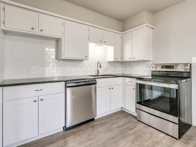 Photo - 4007 N Rockwell Ave