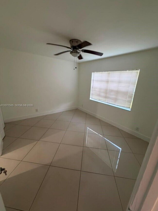 10230 Twin Lakes Dr Unit 16-C