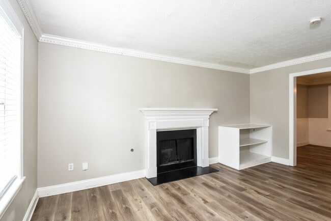 Photo - 885 Trace Cir NE
