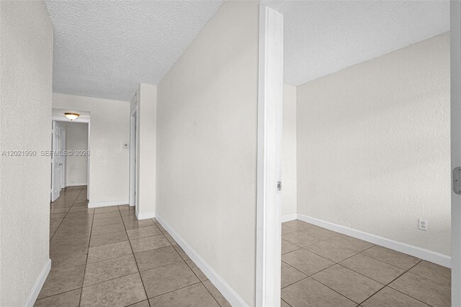 Photo - 400 NW 65th Ave Unidad 222