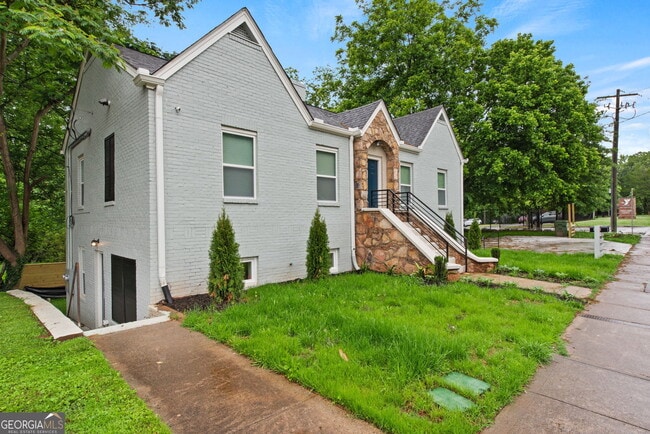 Photo - 636 Francis Pl NW