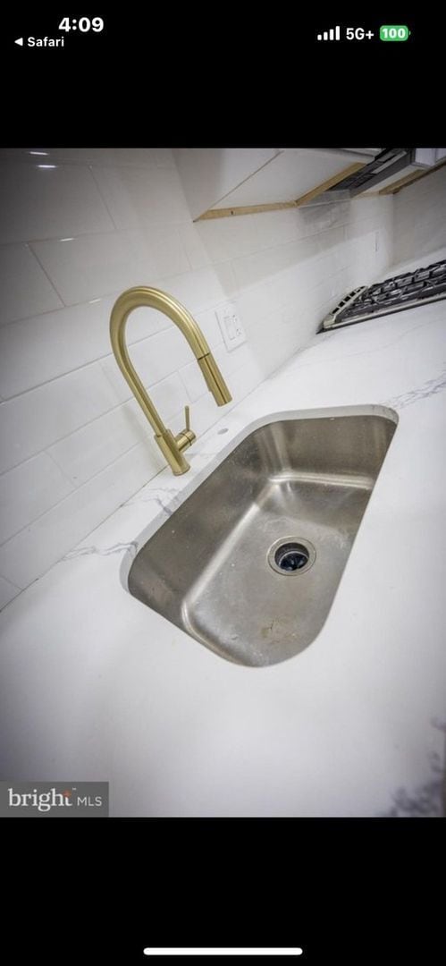 Photo - 6522 Regent St