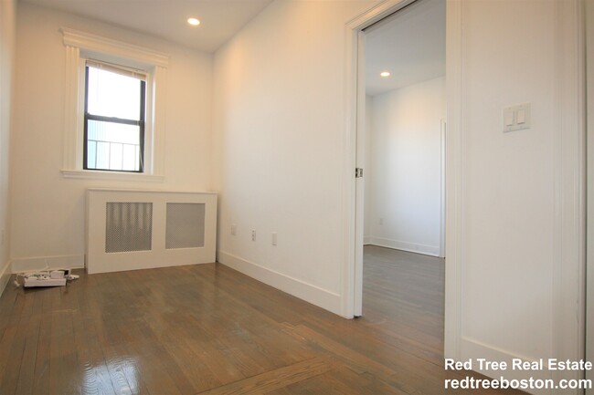 Photo - 11 Queensberry St Unit 35