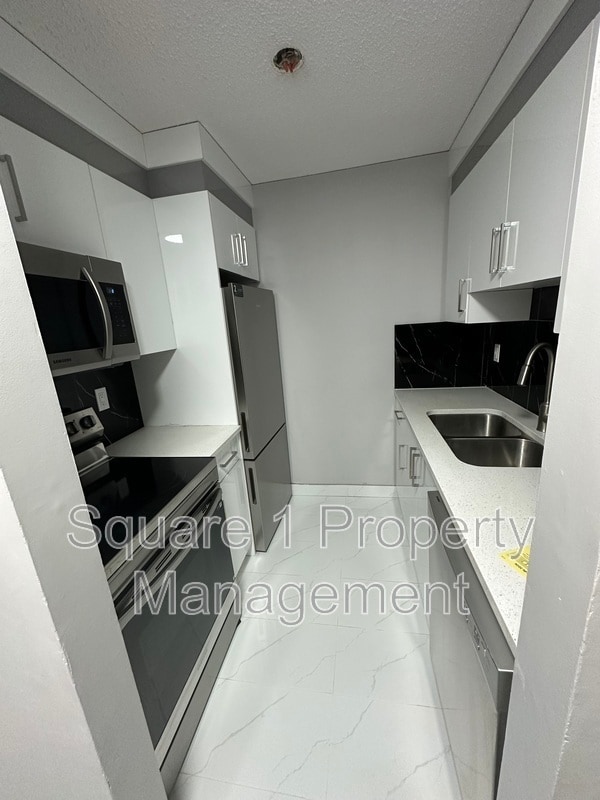Building Photo - 8503-8599 99 St NW Unit 202