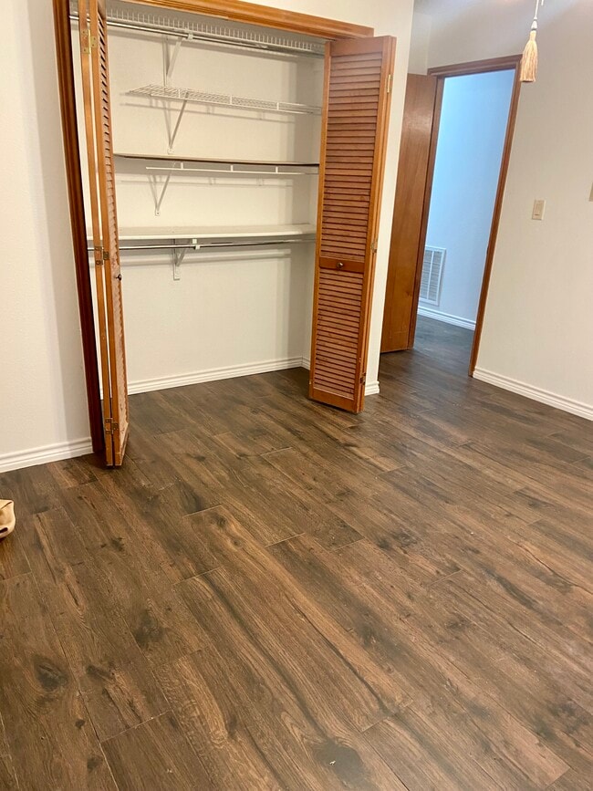 Photo - 2939 Quail Oak St