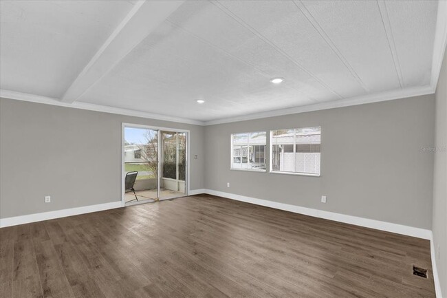 Photo - 947 Marcy Dr