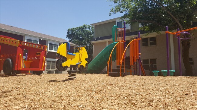 Building Photo - 3747 West Ave