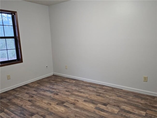 Photo - 2835 Springdale Rd