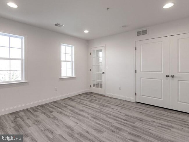 Building Photo - 3228 Light Wy Rental
