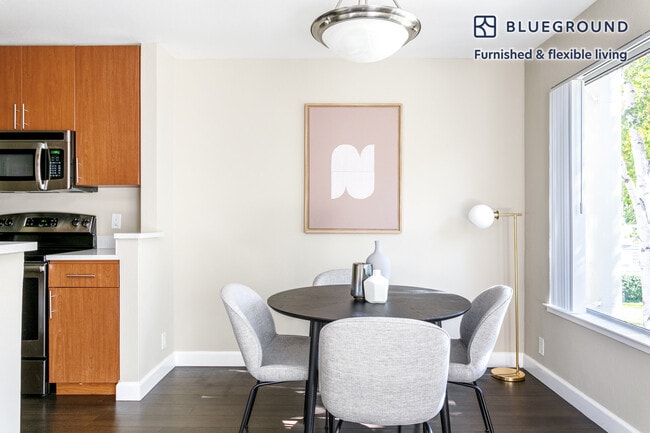 Photo - 900 Pepper Tree Ln Unidad FL2-ID384