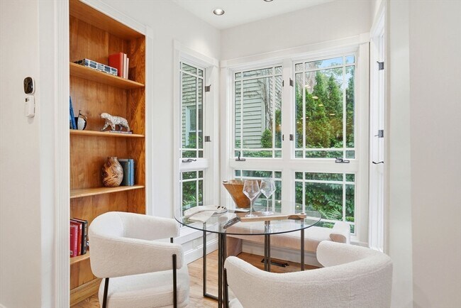 14 Market St Unit 2