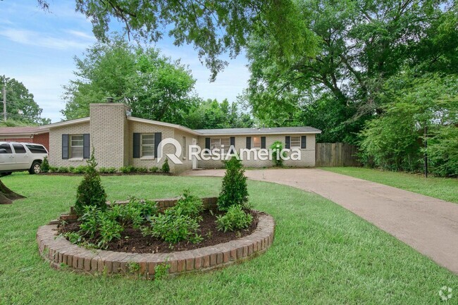 Building Photo - Renovated 3/2 in Great Location! Rental