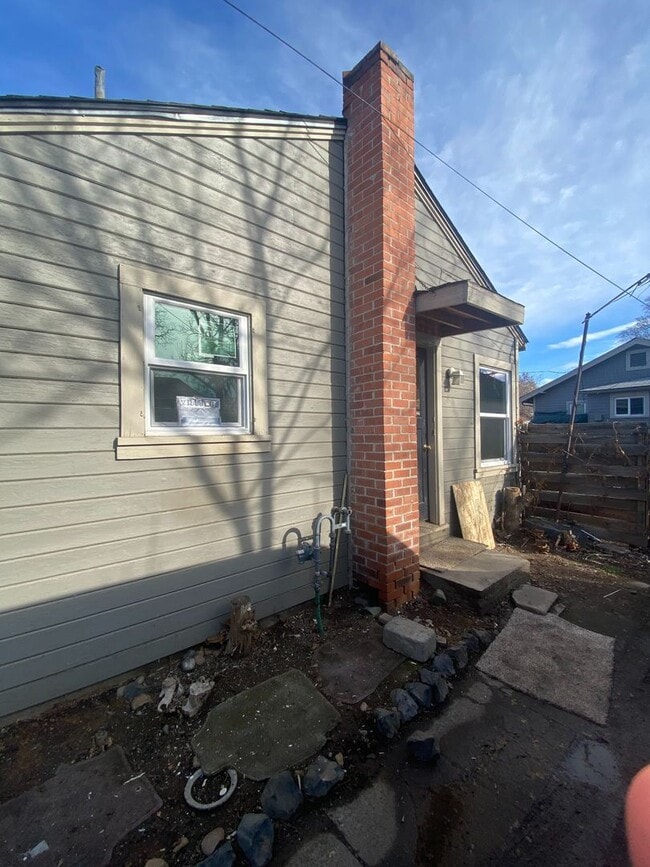 Building Photo - L708 Unit B