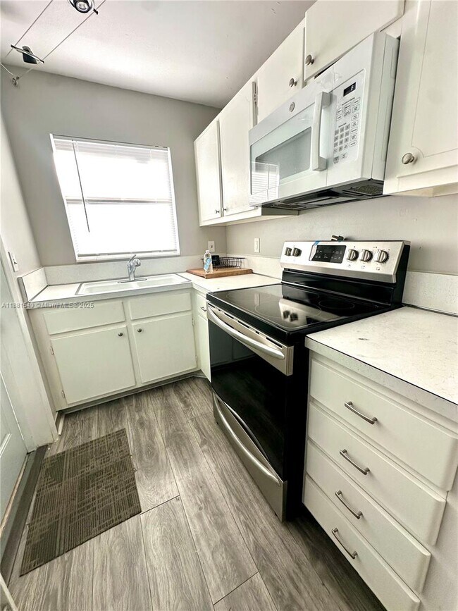 Photo - 250 Layne Blvd Unit 216