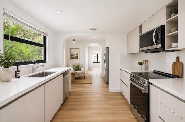 Photo - 220 SW 32nd Ave