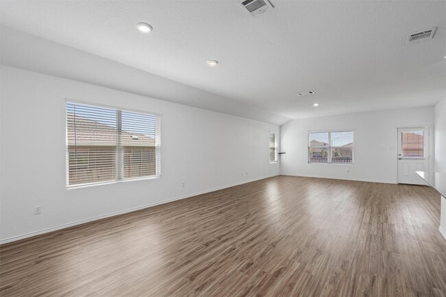 Photo - 3213 Ancira Pl