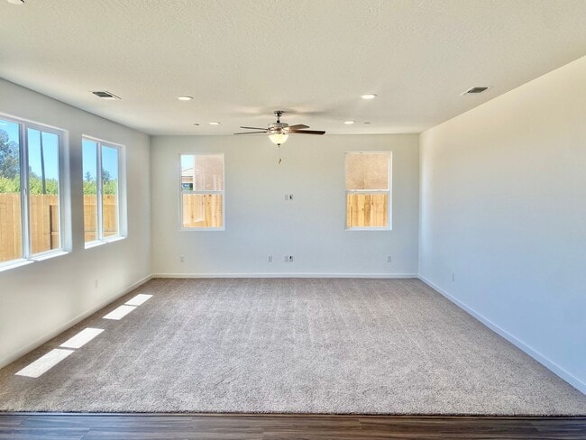 Photo - 5 Bedroom In Clovis Unified School District