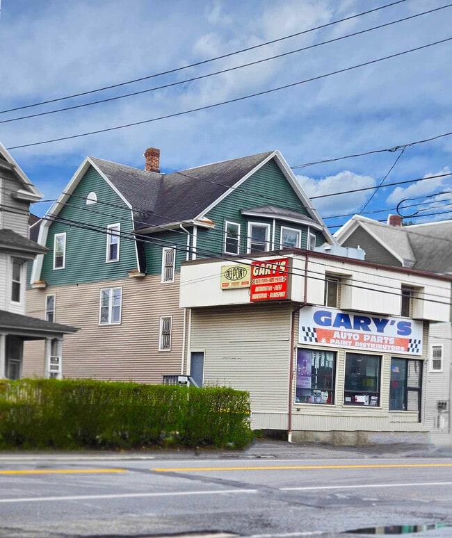 Building Photo - 652 Watertown Ave Unit 3