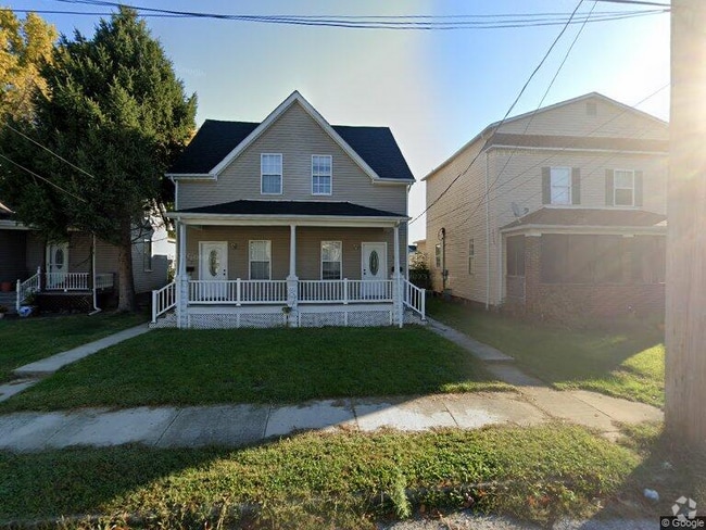 Building Photo - 615 State St Rental