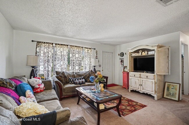 Photo - 598 Blackhorse St SE